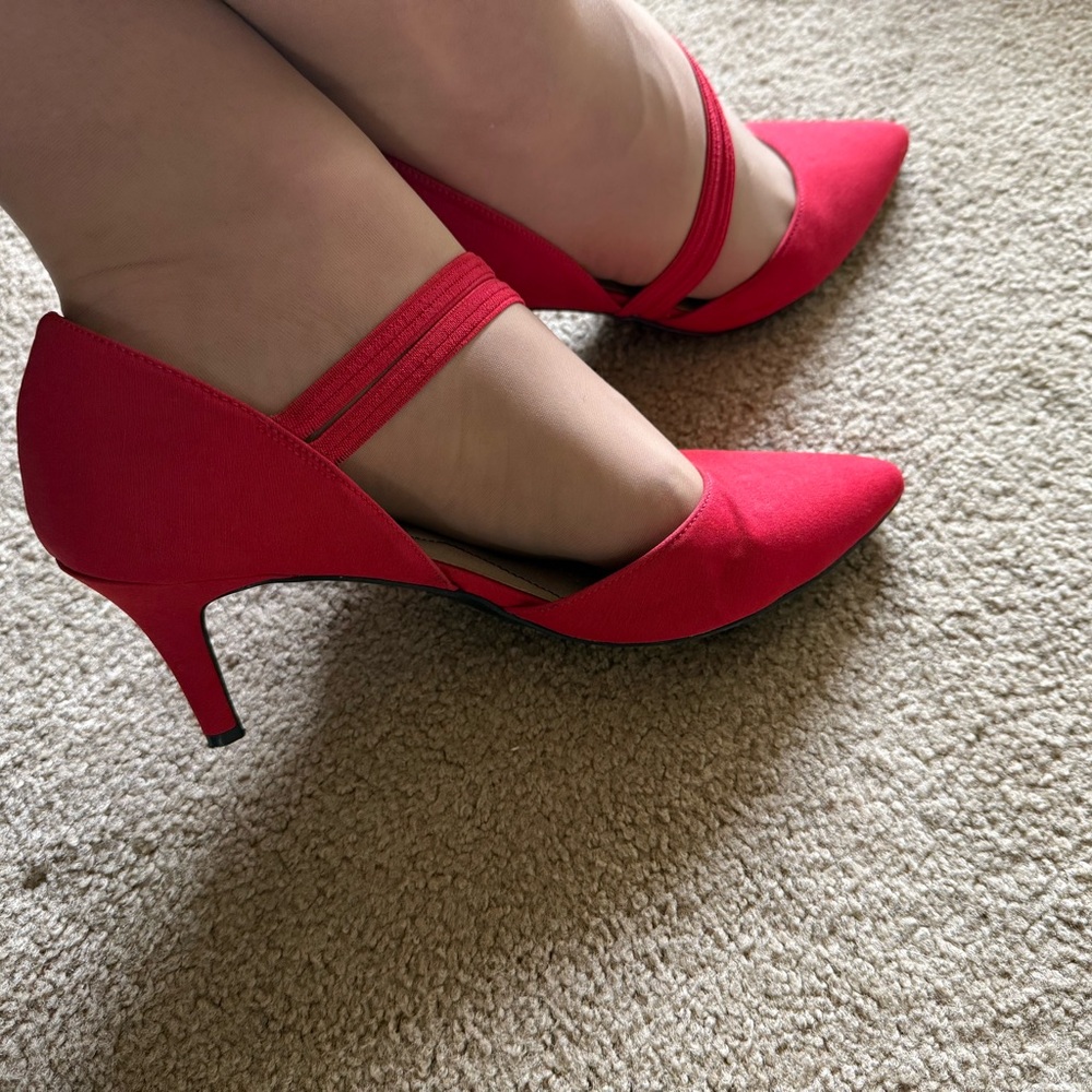 Life Stride Red Pointed-Toe Strappy Pumps - Picture 6 of 6